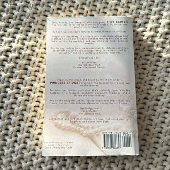 Twisted Games - Picture 3 of 3